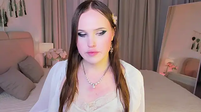 EffieMinki live XXX chat