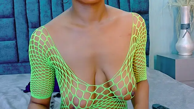 AmaraMonet Adlı Modelin Canlı XXX Sohbeti