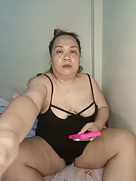 Sweet_asian_kylie's Live XXX Chat