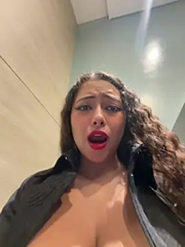 seraphine23's Webcam Show
