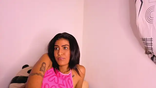 Chat XXX ao vivo de Zyrelia_Vael