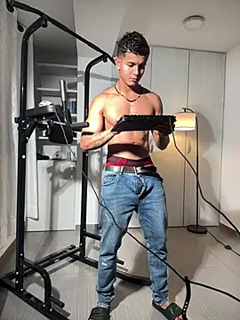 Chat +18 de Paradise_boy__ ao vivo
