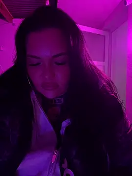 XXX chat uživo modela _MelinaCurves_