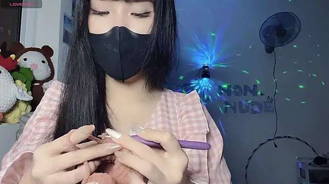 Tieu-May XXX чат на живо