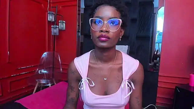 amber-hill Show in webcam