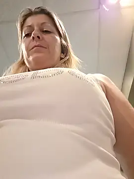 NikkiBlisss Show in webcam