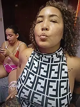 CurvyHeatのライブXXXチャット