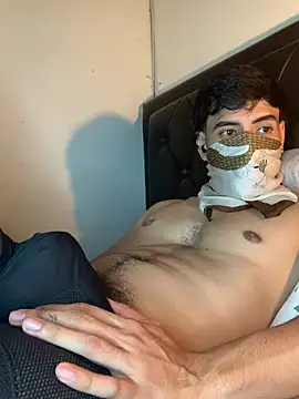 Leonthick Live XXX-Chat