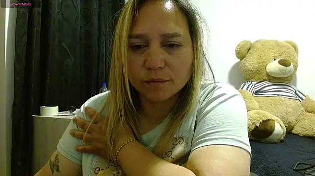 XXX chat uživo modela LauraReeves