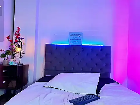 XXX chat uživo modela Moonnblue_