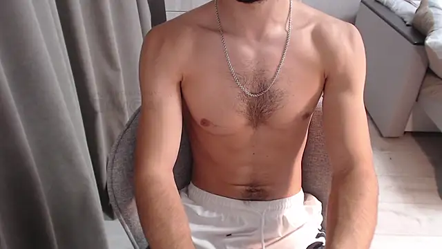 Show modela Mandarin4ks na web-kameri