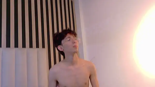 Twink_Sebas7 লাইভ XXX চ্য াট