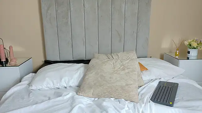 AliceeJoness_ webcam show