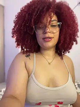 Chat XXX en directo de Leyah__
