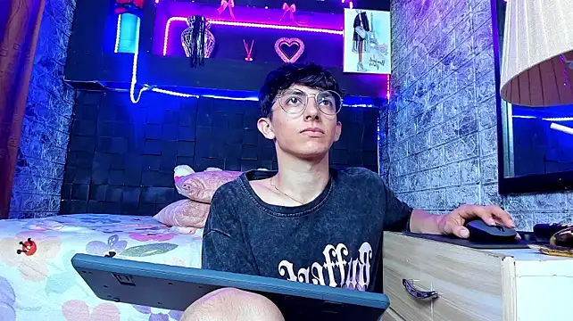 عرض كام ElanGiraldo