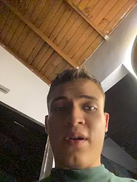 _Leo_Boy live XXX chat