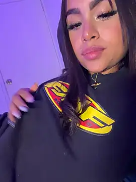 Chat XXX ao vivo de Aliceroys__