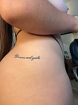 Chat +18 de ava_blue ao vivo