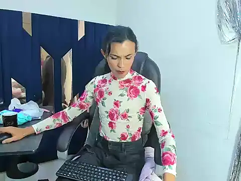 Aisha_hotts777n Webbikameraesitys