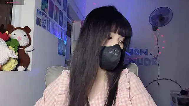 Tieu-May – Naživo XXX chat