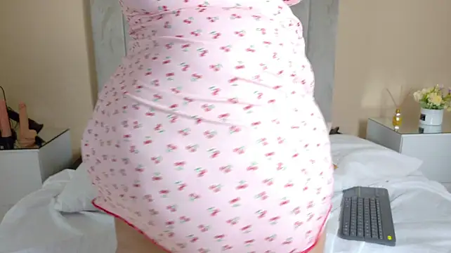 AliceeJoness_'s Webcam Show