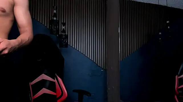 Axxel_Muscle Adlı Modelin Web Kamerası Şovu