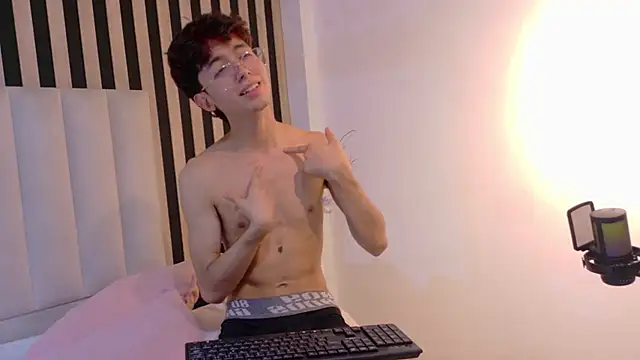 Chat +18 de Twink_Sebas7 ao vivo
