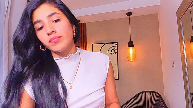 Chat +18 de Lia_Mar_ ao vivo