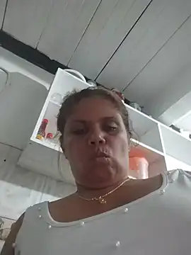 Chat +18 de Zafiro_MD ao vivo