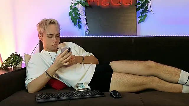 Онлайн чат XXX Yan_Cat