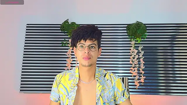 ThiiagoSaeenz Chat XXX live