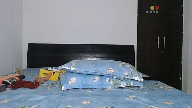 Virgin_Aisha XXX чат на живо