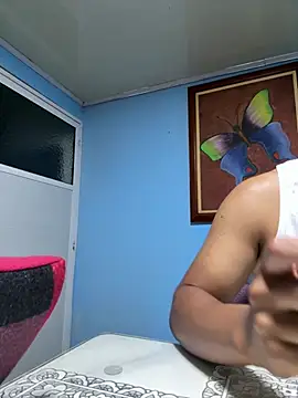Show modela Sexy_latino_outdoors na web-kameri