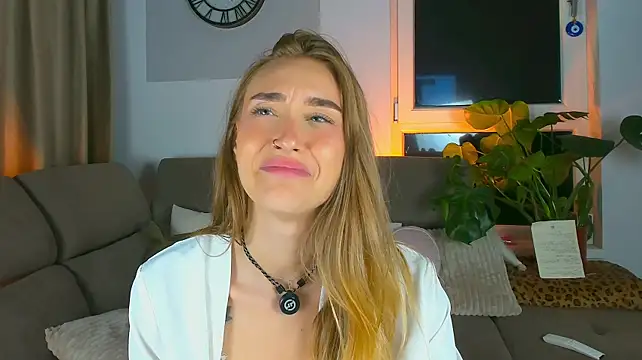 SugarSkye: вебкам-шоу