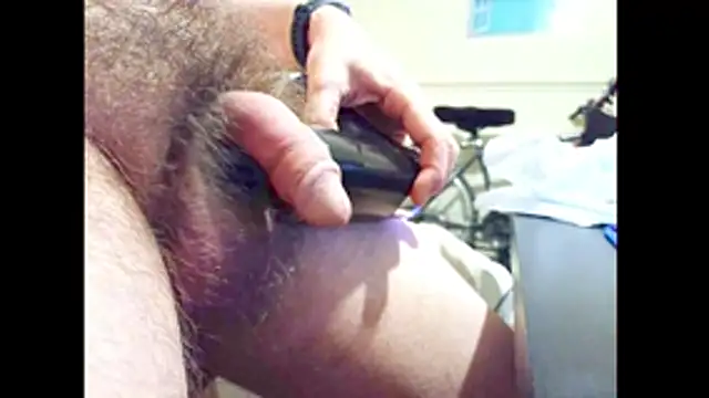 hairyuncut00 – webcam-show