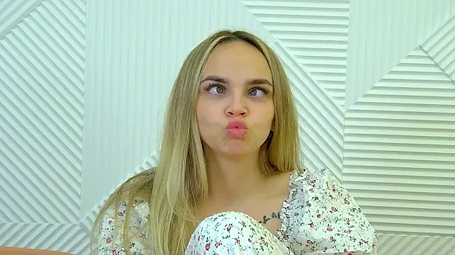 Chat +18 de AnitaVenture ao vivo
