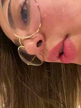Shurabig Live XXX-chat