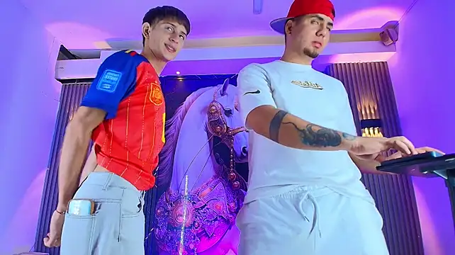 Pokazy przed kamerką – The_Boy_King_