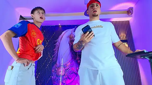 Show modela The_Boy_King_ na web-kameri