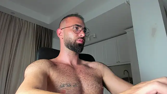 cloudymastersss élő XXX-chatje