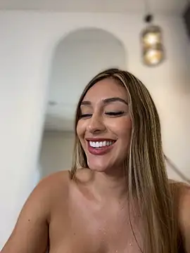 LAURA_VANESA's Webcam Show