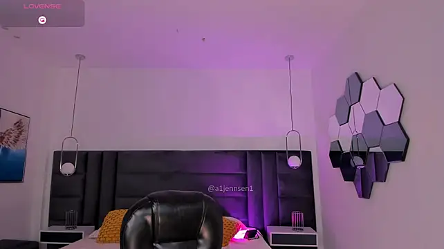 XXX chat uživo modela AllyJensen