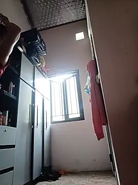 Linda-yiyi's Webcam Show