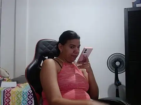 Adriana_0312 élő XXX-chatje