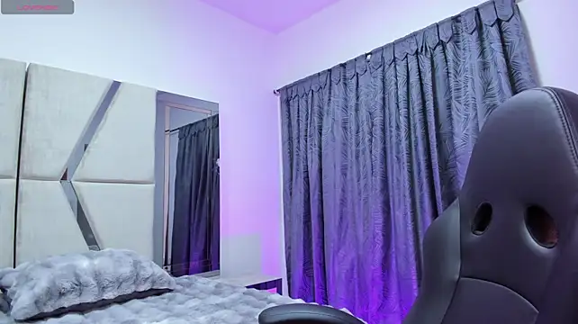 CarolineFyreのライブXXXチャット