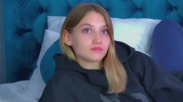 StacyEvances Adlı Modelin Canlı XXX Sohbeti