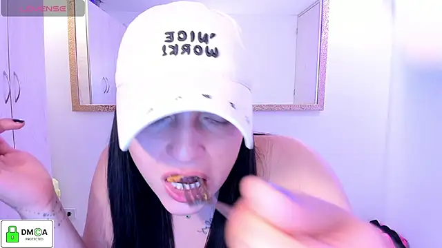 EricaVanderhill Show Webcam