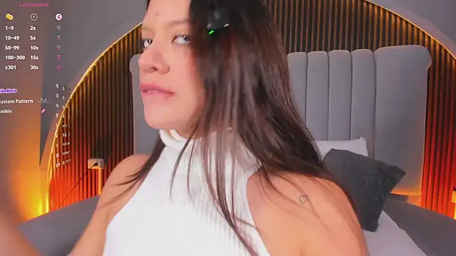 emperatriz_reyes' Webcam Show