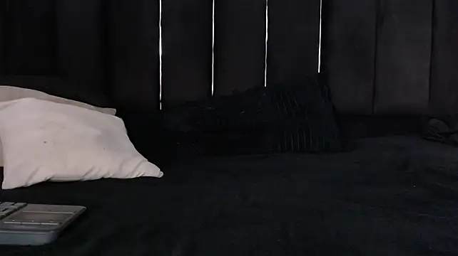 دردشة Dominic_ghost الجنسية المباشرة