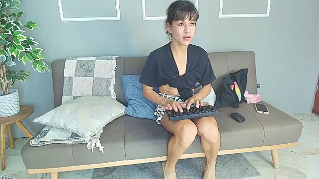 bloom_apple Chat XXX in diretta